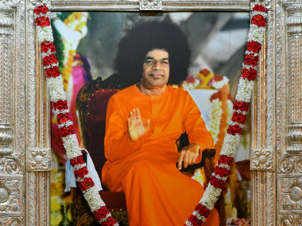 As part of Bhagawan's 96th Jayanthi Mahotsavam, there was a special devotional music concert...