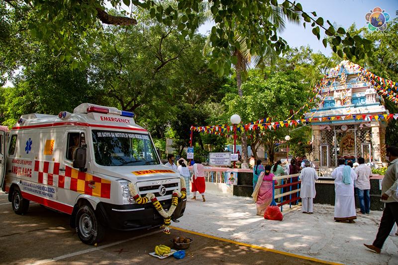 Inauguration of Advanced Cardiac Life Support Ambulance | Oct 14, 2021 Sai Ram and Dasara Greetings from Prasanthi Nilayam.