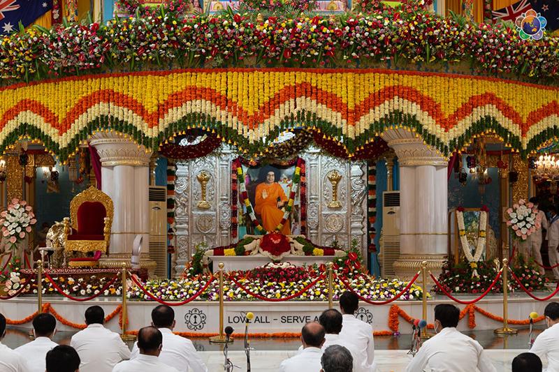 Glimpses of the historic event of Sri Sathya Sai Global Council being dedicated at the Divine Lotus Feet.