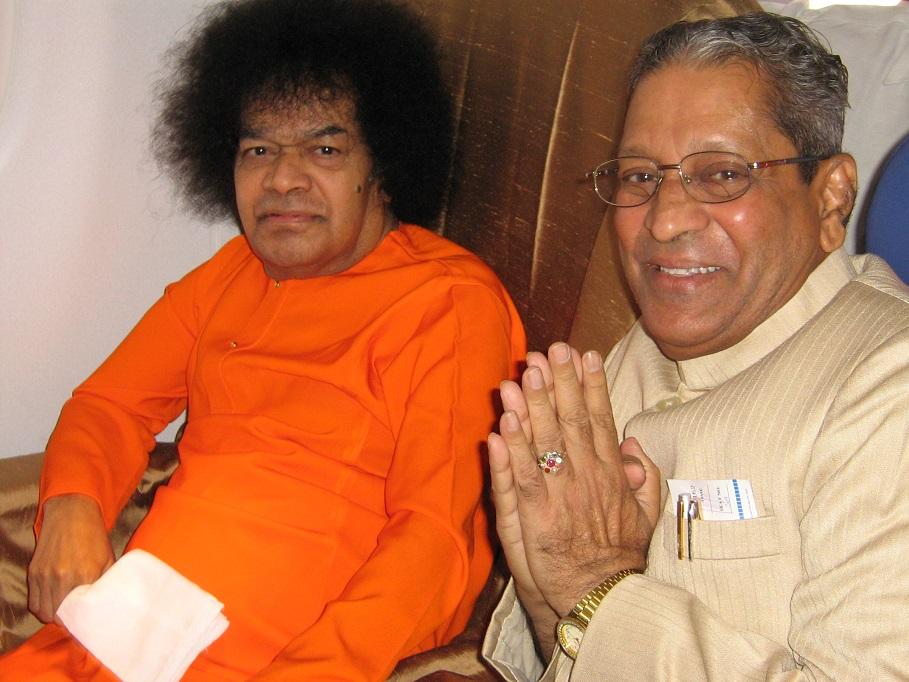 Life with Sri Sathya Sai – By Prof. Anil Kumar